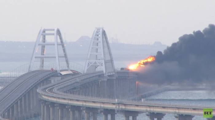 В Крыму назвали виновников пожара на Крымском мосту
