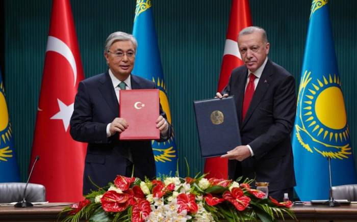 Токаев и Эрдоган договорились довести объем товарооборота двух стран до $10 млрд
