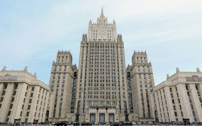 МИД России: Надеемся, что встреча проложит путь к подписанию мирного договора между Баку и Ереваном
