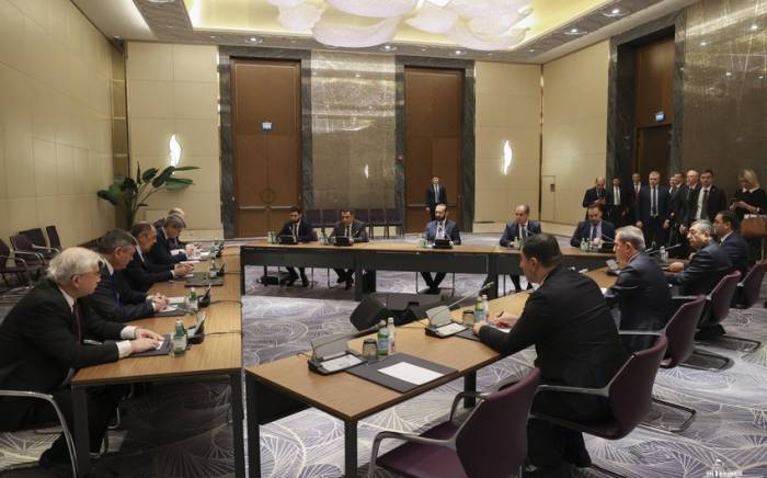 В Астане началась трехсторонняя встреча глав МИД Азербайджана, России и Армении
