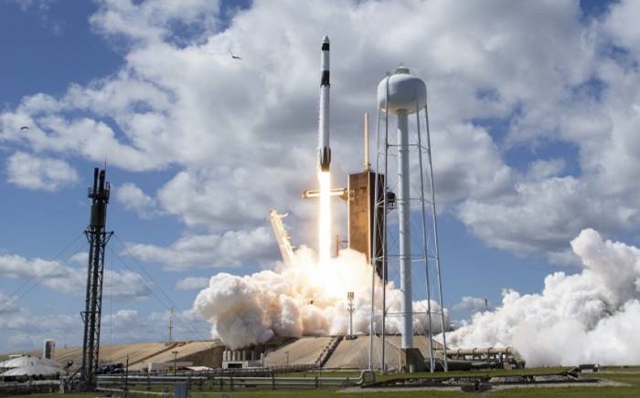 Ракета SpaceX стартовала на орбиту с двумя спутниками связи компании Intelsat
