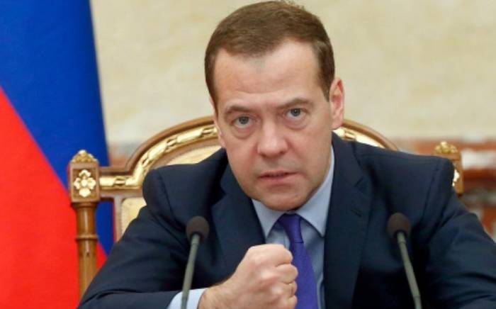 Дмитрий Медведев раскритиковал Эммануэля Макрона за ложь о Южном Кавказе
