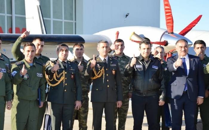 В Турции азербайджанские военнослужащие успешно завершили курс эксплуатации БПЛА "Акынджи"

