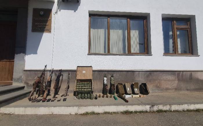В Ходжавенде обнаружены брошенные армянами оружие и боеприпасы
