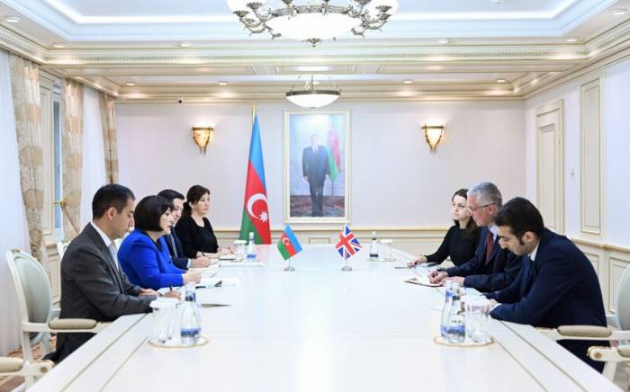 Британский посол: Важно подписание мирного договора между Азербайджаном и Арменией
