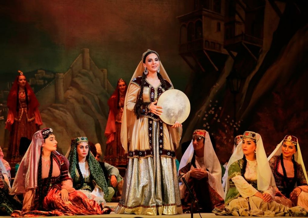 В театре оперы и балета с большим успехом была представлена опера "Натаван", посвященная 190-летию поэтессы