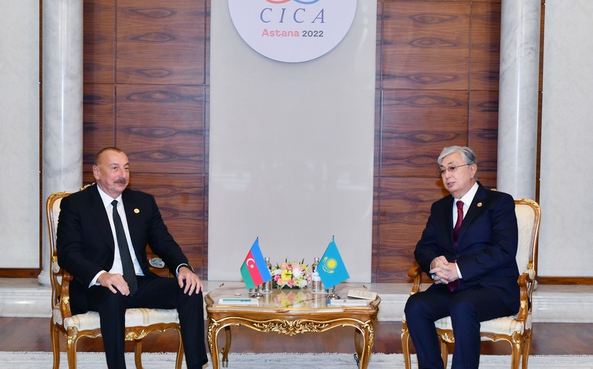 Президент Азербайджана поздравил казахстанского коллегу