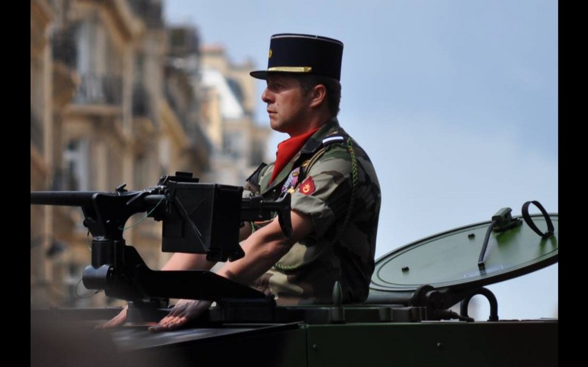 Во Франции поезд сбил группу военных на учениях, есть погибший и раненые