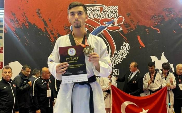 Азербайджанский тхэквондист вступает в борьбу на чемпионате мира
