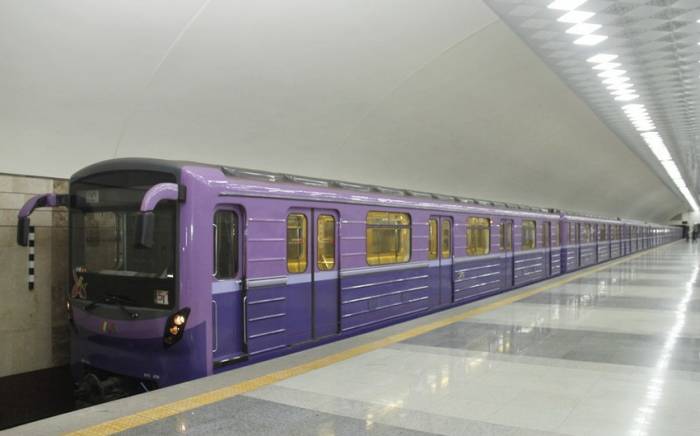 В бакинском метро выпустили на линию 7-вагонные составы
