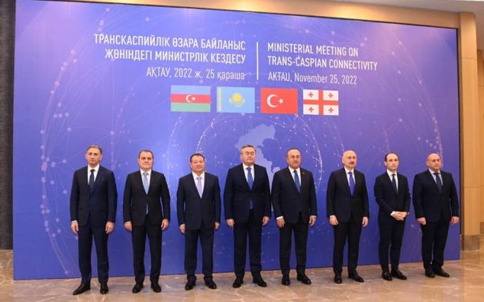 Глава МИД Азербайджана принимает участие на трехсторонней встрече в Актау

