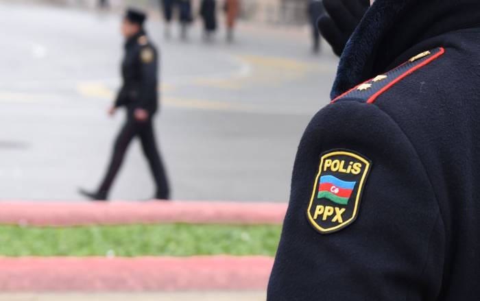 В Баку мужчина ограбил киоск
