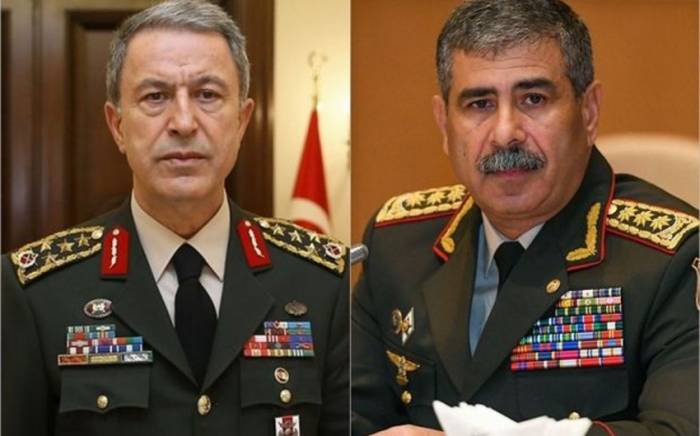 Министр обороны Азербайджана выразил соболезнования турецкому коллеге

