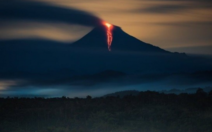 В Эквадоре произошло извержение вулкана
