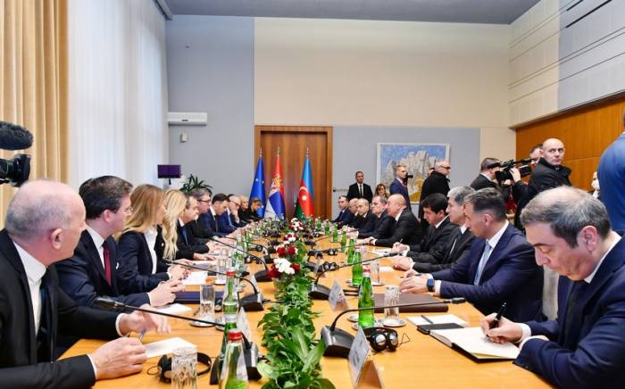 Президенты Азербайджана и Сербии встретились в расширенном составе -ФОТО
