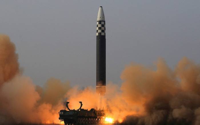 Yonhap: КНДР запустила баллистическую ракету в направлении Японского моря
