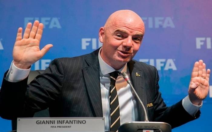 Глава ФИФА высказался о запрете продажи пива на территории стадионов ЧМ в Катаре

