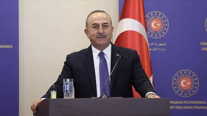 Мевлют Чавушоглу поздравил азербайджанский народ с Днем Государственного флага
