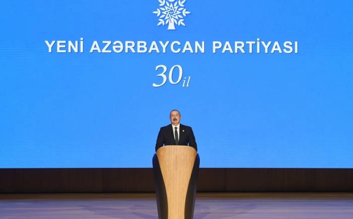 Ильхам Алиев: Граждане Азербайджана и азербайджанцы всего мира испытывают чувство гордости
