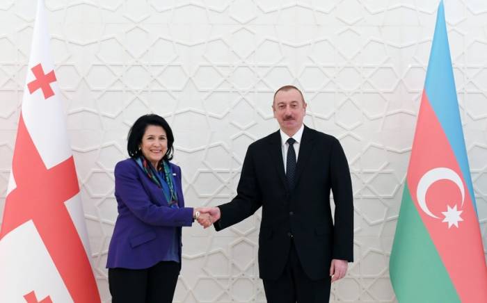 Президент Азербайджана поздравил президента Грузиии
