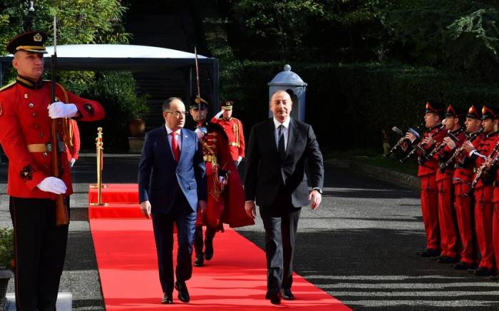 В Тиране состоялась официальная церемония встречи президента Ильхама Алиева -ФОТО
