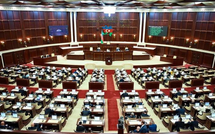 Парламент Азербайджана принял в первом чтении проект госбюджета на будущий год
