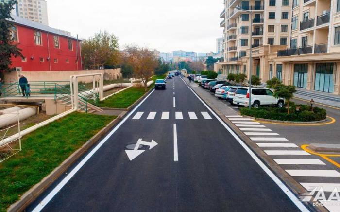 В Хатаинском районе Баку в этом году отремонтировано более 13 км дорог
