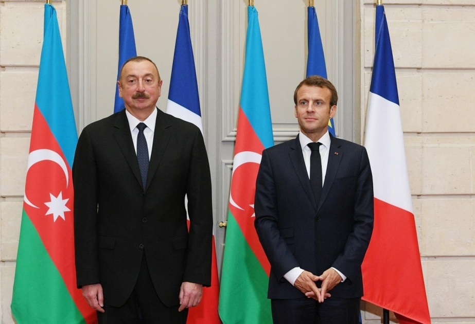 Состоялся телефонный разговор между президентами Азербайджана и Франции