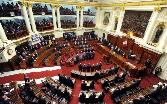 Парламент Перу лишил иммунитета отстраненного от должности президента
