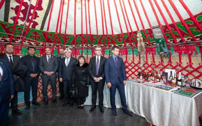 В Баку открылся Торговый дом Кыргызстана -ФОТО
