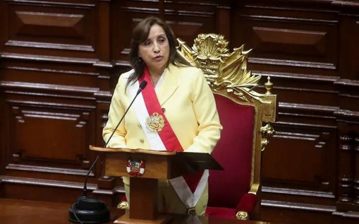 Президент Перу предложила провести досрочные выборы в 2024 году
