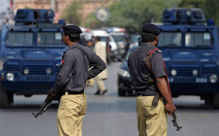 В Пакистане при нападении экстремистов погибли трое полицейских
