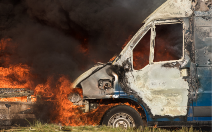 В Кюрдамире сгорел автомобиль с полутора тоннами мандаринов -ФОТО
