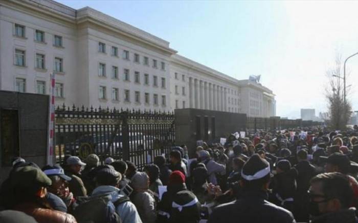 В столице Монголии проходят массовые протесты из-за коррупционного скандала
