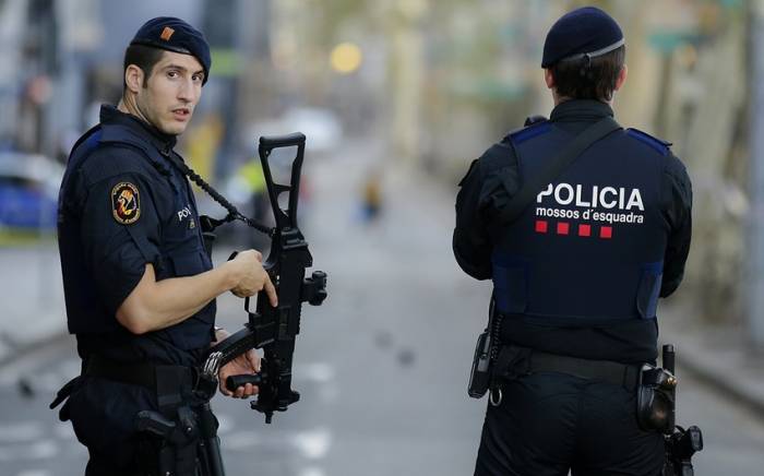 Испанская полиция оцепила здание посольства Украины в Мадриде
