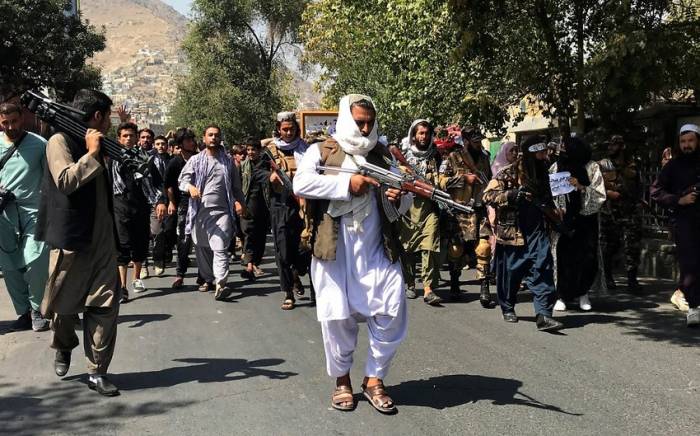 Талибы задержали журналистов, освещавших протесты в Кабуле

