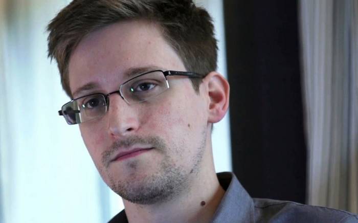 Сноуден получил российский паспорт
