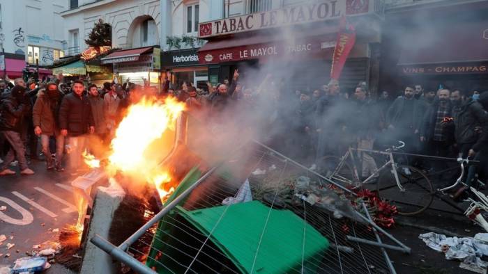 В Париже прошли беспорядки после стрельбы у курдского центра-Видео
