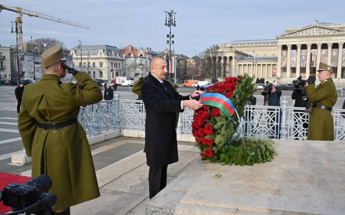 Президент Ильхам Алиев посетил могилу неизвестного солдата в Будапеште
