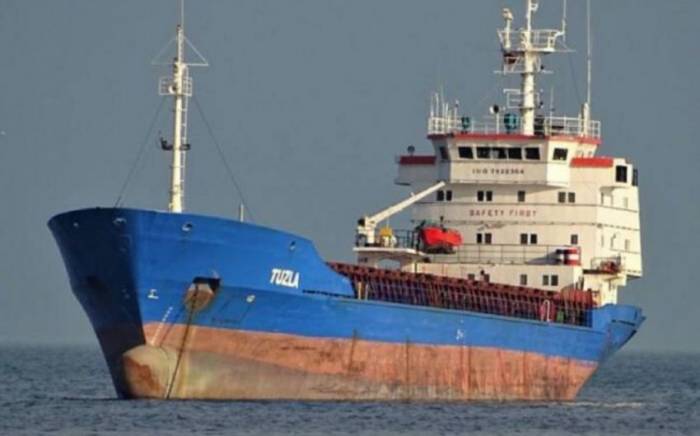Два турецких судна повреждены при ракетном ударе РФ в порту Херсона -ВИДЕО
