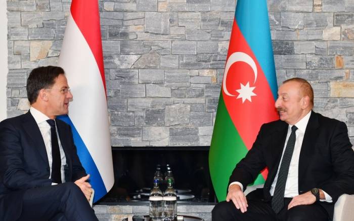Президент Ильхам Алиев встретился в Давосе с премьер-министром Королевства Нидерландов-ФОТО
