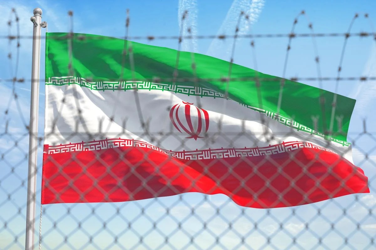В Иране гремят взрывы на стратегических объектах, ВВС приведены в полную боеготовность
