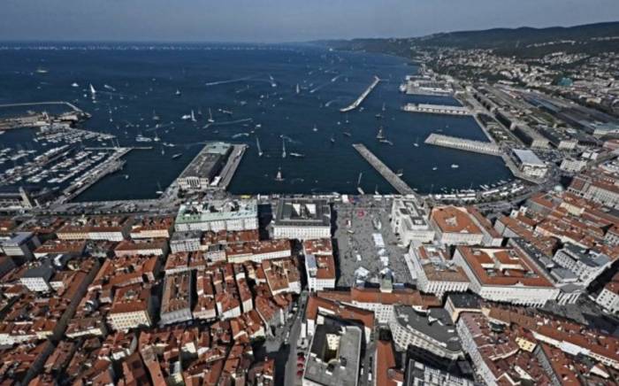 Италия предложила Украине использовать порты Венеции и Триеста
