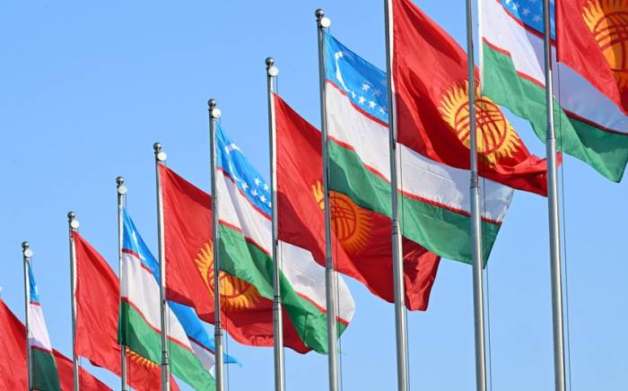 Граждане Узбекистана и Кыргызстана смогут въезжать в две страны 