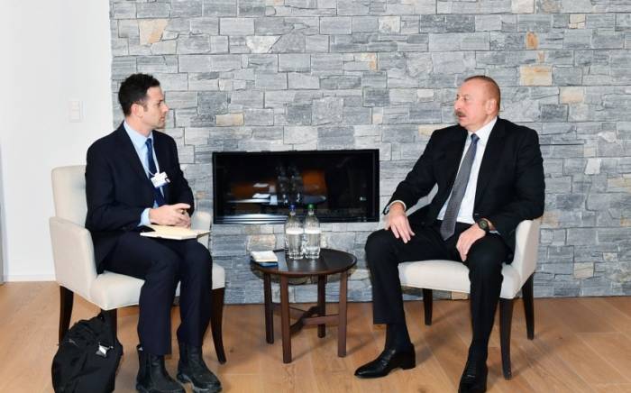 Президент Ильхам Алиев встретился в Давосе с президентом компании The Goldman Sachs Group Inc. по глобальным вопросам
