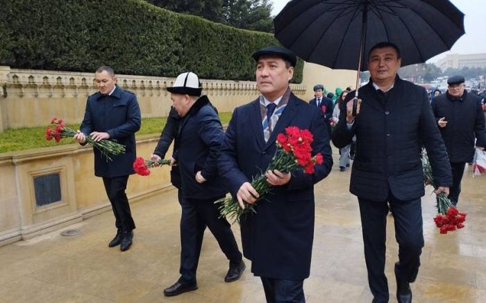 Посол Казахстана почтил память жертв трагедии 20 Января
