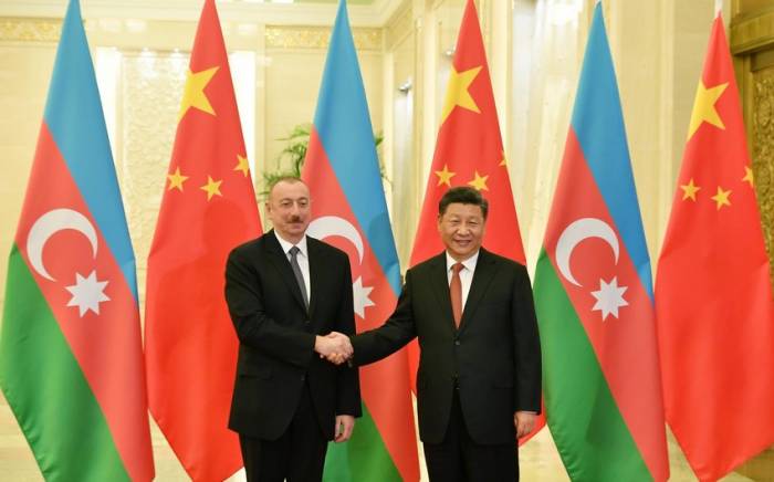Президент Ильхам Алиев поздравил председателя КНР
