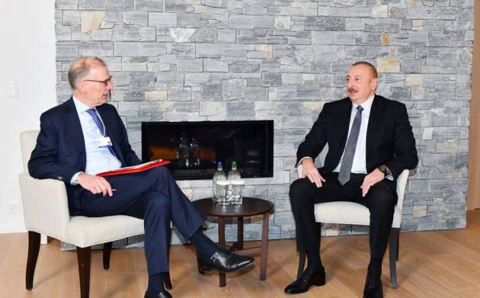 Президент Ильхам Алиев встретился с президентом и главным исполнительным директором Carlsberg Group
