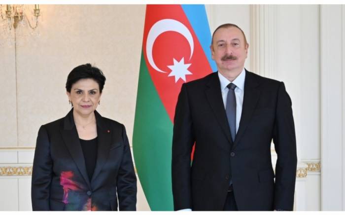 Президент Ильхам Алиев принял верительные грамоты новоназначенного посла Мексики
