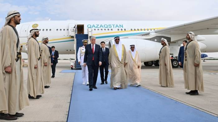 Токаев прибыл с официальным визитом в Объединенные Арабские Эмираты
